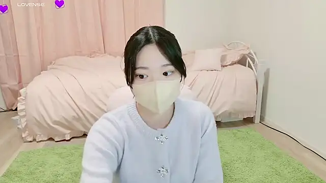 Snapshot of suzuuuuu chatting on December 8, 2024, 4:25 am suzuuuuu online show from December 8, 2024, 4:25 am