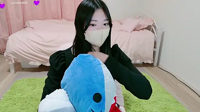 Snapshot of suzuuuuu chatting on December 15, 2024, 4:07 am suzuuuuu online show from December 15, 2024, 4:07 am