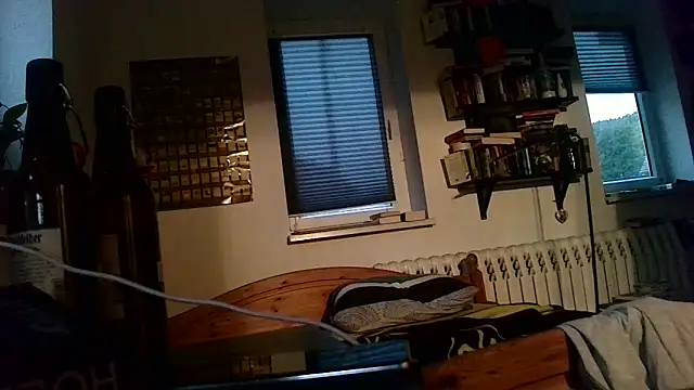 sunr1sa online show from October 10, 2025, 4:39 pm