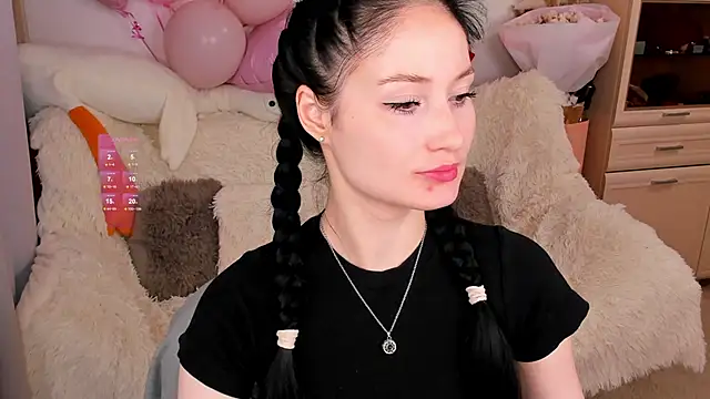 Snapshot of LisaMooore chatting on February 7, 2026, 11:14 am LisaMooore online show from February 7, 2026, 11:14 am