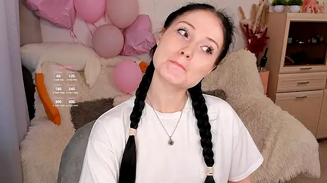 Snapshot of LisaMooore chatting on February 21, 2026, 11:00 am LisaMooore online show from February 21, 2026, 11:00 am