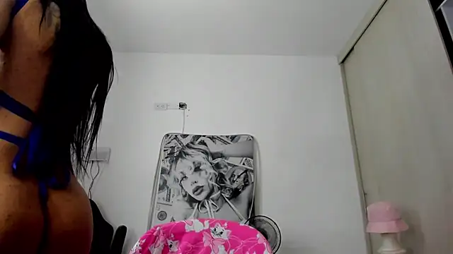  juliana star  online show from October 10, 2025, 2:27 pm