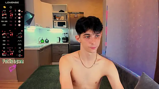 Aaron Boom online show from September 30, 2025, 7:41 pm