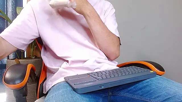 Mr WhiteCock online show from October 19, 2025, 7:36 pm