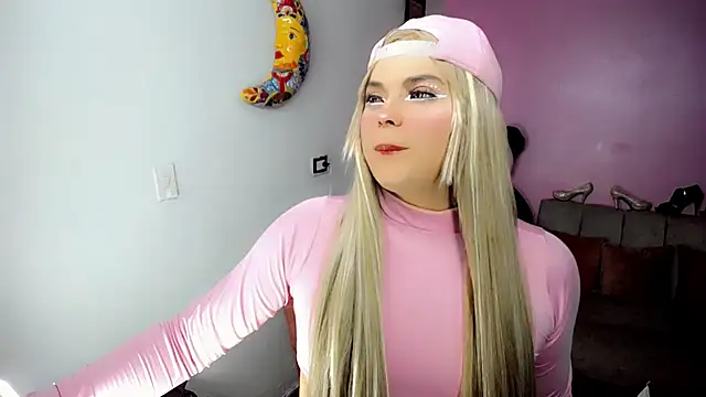 Snapshot of SweetKim21 chatting on March 1, 2025, 7:30 am SweetKim21 online show from March 1, 2025, 7:30 am