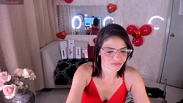 Snapshot of KatteMoss chatting on February 2, 2025, 3:32 am KatteMoss online show from February 2, 2025, 3:32 am