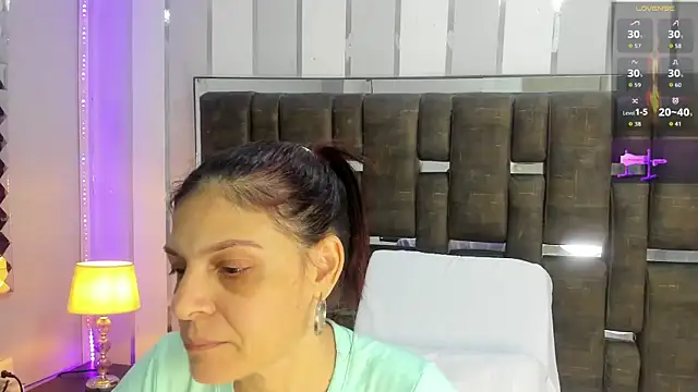 Snapshot of KatteMoss chatting on May 10, 2026, 8:14 pm KatteMoss online show from May 10, 2026, 8:14 pm