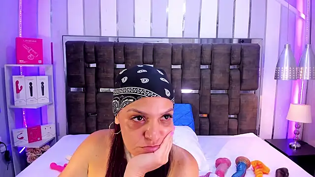 Snapshot of KatteMoss chatting on August 2, 2026, 9:24 pm KatteMoss online show from August 2, 2026, 9:24 pm