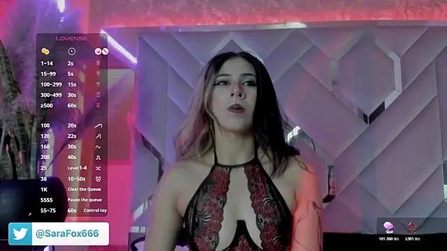 Snapshot of Sara_Foxx1 chatting on November 1, 2025, 8:33 pm Sara Foxx1 online show from November 1, 2025, 8:33 pm