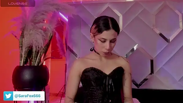 Snapshot of Sara_Foxx1 chatting on November 14, 2025, 8:51 pm Sara Foxx1 online show from November 14, 2025, 8:51 pm