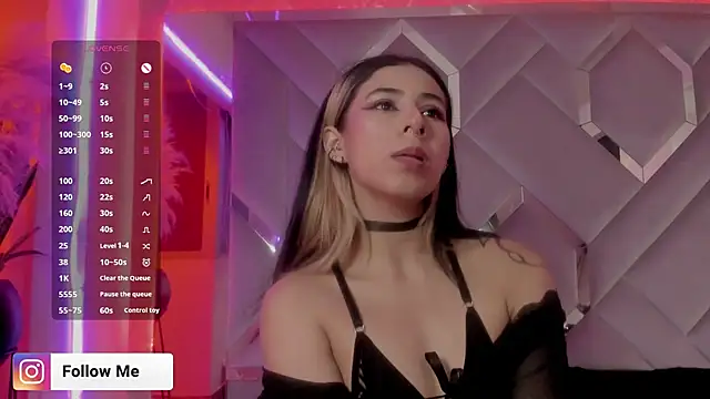 Snapshot of Sara_Foxx1 chatting on November 19, 2025, 10:10 pm Sara Foxx1 online show from November 19, 2025, 10:10 pm