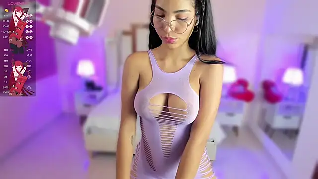 Snapshot of lauramartin1 chatting on March 8, 2025, 12:55 am lauramartin1 online show from March 8, 2025, 12:55 am