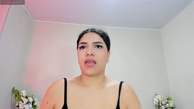 Snapshot of Umarani_ chatting on May 6, 2026, 6:24 pm Umarani online show from May 6, 2026, 6:24 pm