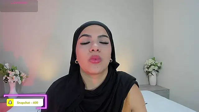 Snapshot of Umarani_ chatting on June 3, 2026, 6:35 pm Umarani online show from June 3, 2026, 6:35 pm