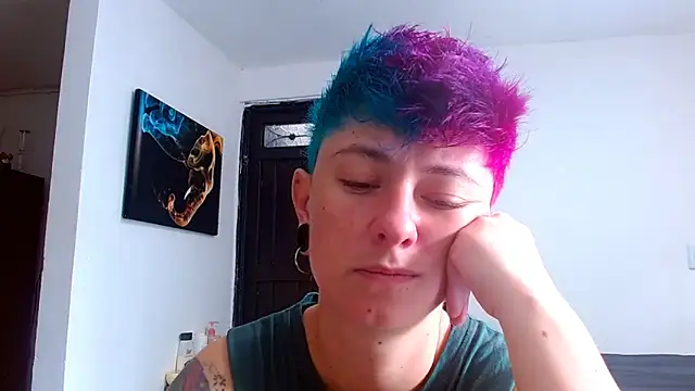 tomboyblue online show from May 21, 2026, 6:04 pm