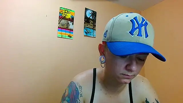 Snapshot of tomboyblue chatting on July 14, 2026, 9:58 am tomboyblue online show from July 14, 2026, 9:58 am