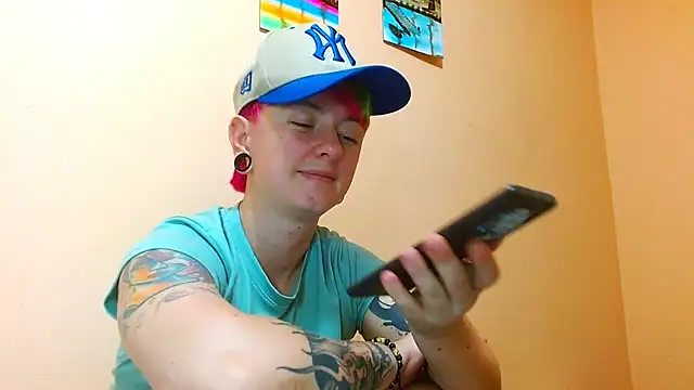 Snapshot of tomboyblue chatting on July 23, 2026, 4:21 am tomboyblue online show from July 23, 2026, 4:21 am