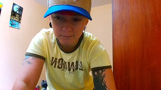 Snapshot of tomboyblue chatting on July 23, 2026, 6:28 pm tomboyblue online show from July 23, 2026, 6:28 pm