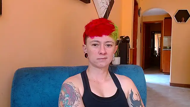 Snapshot of tomboyblue chatting on August 3, 2026, 6:11 pm tomboyblue online show from August 3, 2026, 6:11 pm