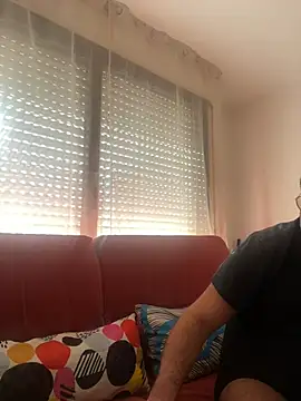 Snapshot of porompomperro chatting on February 6, 2025, 10:15 am porompomperro online show from February 6, 2025, 10:15 am
