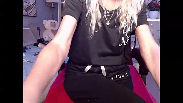 HornyMilf 555 online show from October 1, 2025, 11:38 am