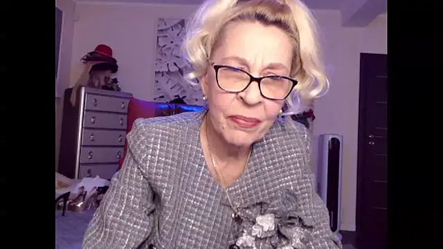 HornyMilf 555 online show from October 6, 2025, 1:08 pm