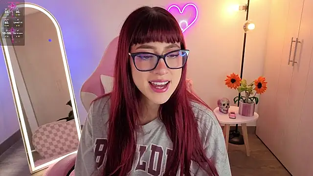Snapshot of violet_ch chatting on June 9, 2026, 7:36 pm violet ch online show from June 9, 2026, 7:36 pm