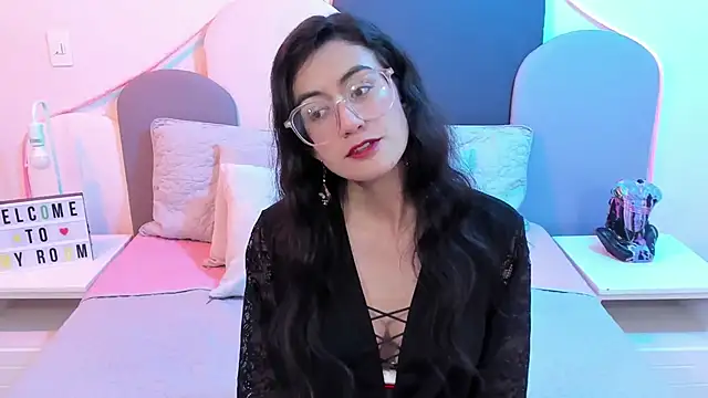 SophieGomez22 online show from March 6, 2025, 2:29 pm