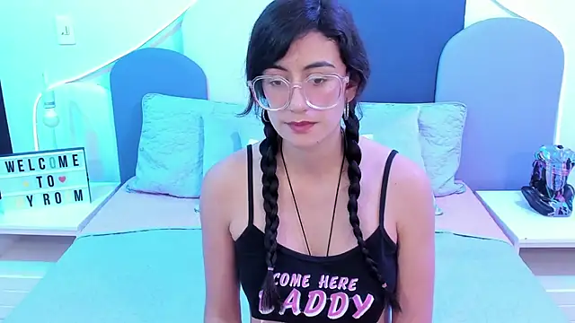 SophieGomez22 online show from March 12, 2025, 2:45 pm