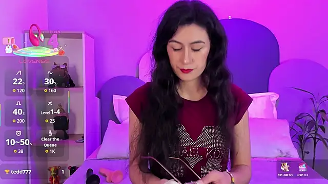 SophieGomez22 online show from November 28, 2025, 11:24 am