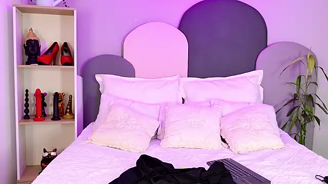 SophieGomez22 online show from July 28, 2026, 12:48 pm