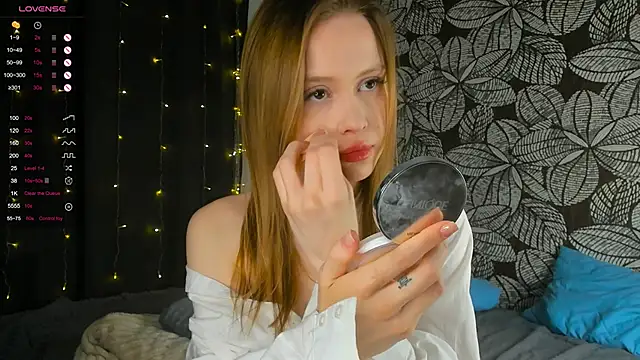 Snapshot of TaraSims chatting on January 26, 2025, 11:18 pm TaraSims online show from January 26, 2025, 11:18 pm