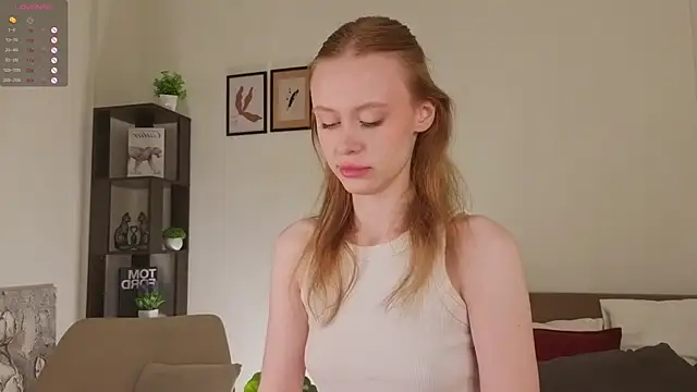 Snapshot of TaraSims chatting on September 18, 2025, 11:29 pm TaraSims online show from September 18, 2025, 11:29 pm