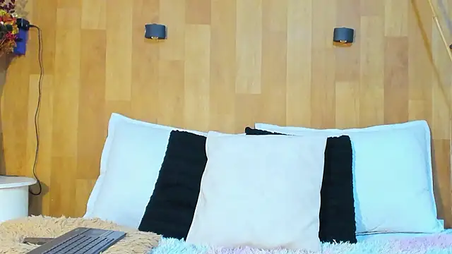 marianaa90 online show from March 10, 2026, 4:12 pm