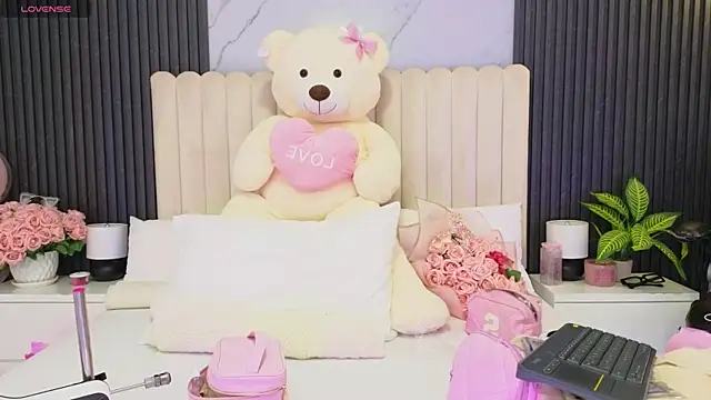 Madiee Rhea online show from June 18, 2026, 7:40 pm