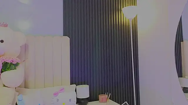 Madiee Rhea online show from July 28, 2026, 8:52 pm