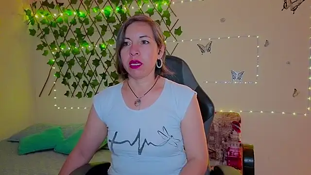 Lady breaks hearts online show from October 15, 2025, 10:37 am