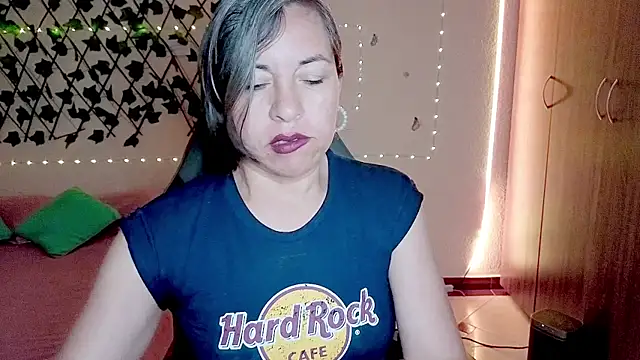 Lady breaks hearts online show from November 22, 2025, 10:25 am