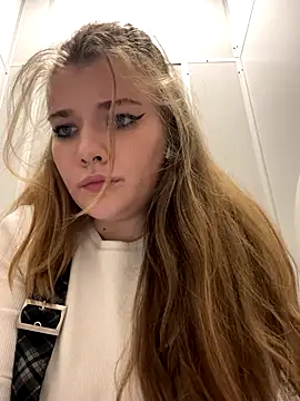 Snapshot of Holy_Tereza chatting on December 1, 2024, 7:36 pm Holy Tereza online show from December 1, 2024, 7:36 pm