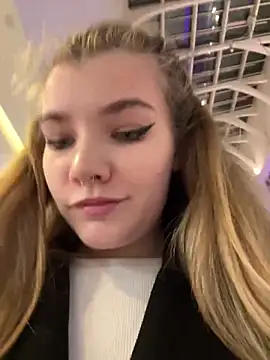 Snapshot of Holy_Tereza chatting on December 11, 2024, 3:37 pm Holy Tereza online show from December 11, 2024, 3:37 pm