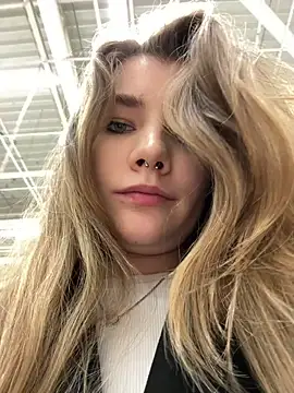 Snapshot of Holy_Tereza chatting on January 3, 2025, 3:44 pm Holy Tereza online show from January 3, 2025, 3:44 pm