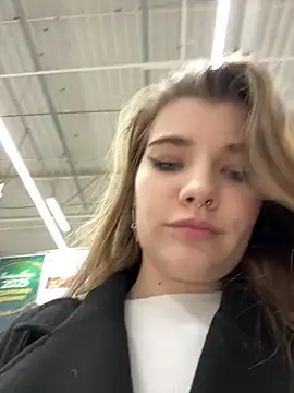 Snapshot of Holy_Tereza chatting on January 4, 2025, 3:39 pm Holy Tereza online show from January 4, 2025, 3:39 pm