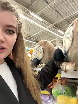 Snapshot of Holy_Tereza chatting on January 7, 2025, 6:24 pm Holy Tereza online show from January 7, 2025, 6:24 pm