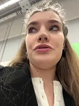 Snapshot of Holy_Tereza chatting on January 14, 2025, 3:26 pm Holy Tereza online show from January 14, 2025, 3:26 pm