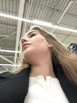 Snapshot of Holy_Tereza chatting on January 17, 2025, 3:22 pm Holy Tereza online show from January 17, 2025, 3:22 pm