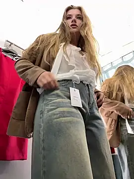 Snapshot of Holy_Tereza chatting on February 23, 2025, 6:12 pm Holy Tereza online show from February 23, 2025, 6:12 pm