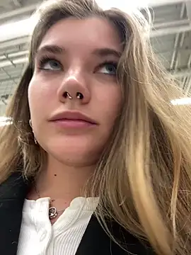 Snapshot of Holy_Tereza chatting on February 26, 2025, 3:19 pm Holy Tereza online show from February 26, 2025, 3:19 pm