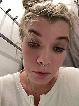 Snapshot of Holy_Tereza chatting on March 5, 2025, 6:23 pm Holy Tereza online show from March 5, 2025, 6:23 pm