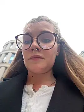 Snapshot of Holy_Tereza chatting on March 8, 2025, 2:40 pm Holy Tereza online show from March 8, 2025, 2:40 pm