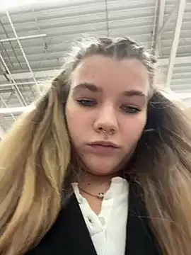 Snapshot of Holy_Tereza chatting on March 12, 2025, 3:18 pm Holy Tereza online show from March 12, 2025, 3:18 pm